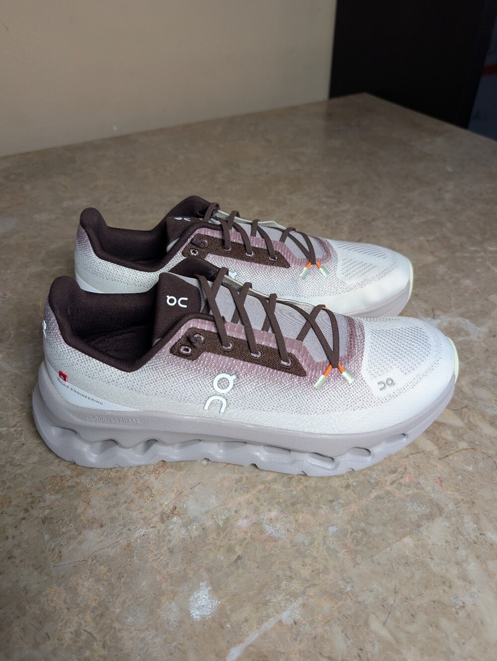 On Running Cloudtilt Quartz Pearl Swiss Engineering ®Running Shoes Women Size 11